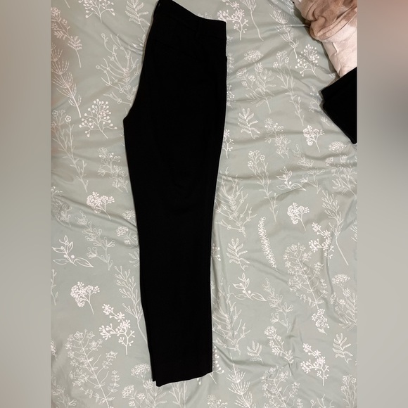 WHBM The Tapered Ankle Black Pants Size 2 - Picture 3 of 8